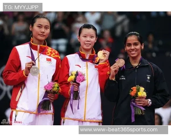 聚焦羽毛球杭州羽毛球队状态与欧冠足球赛事的精彩对比与分析