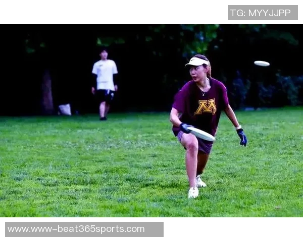 西安飞盘队反击体系解析运动飞盘战术的创新与应用